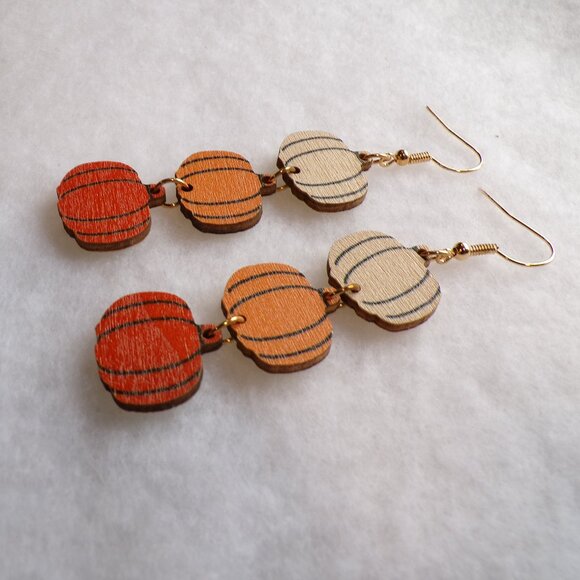 Fall Pumpkin Wood Dangle Earrings Halloween Thanksgiving - Picture 3 of 5